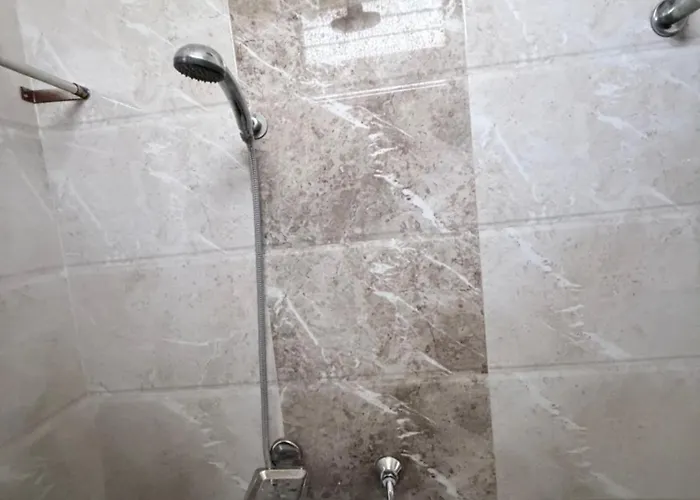 Hotel Sr Executive, Akola