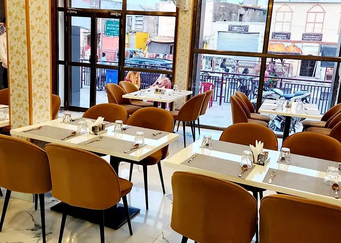 Maa Vaishno Restaurant And Hotel