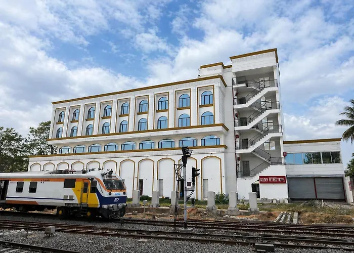 Hotel Golden Retreat - At Anand Railway Station