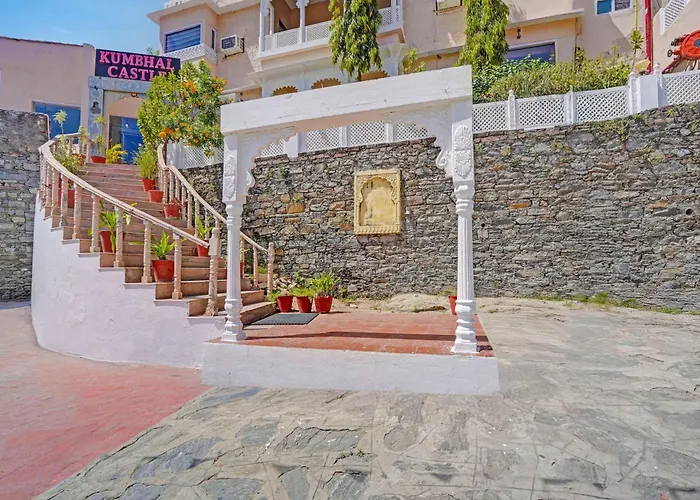 Super Townhouse Oak Kumbhalgarh Forest View Formerly Kumbhal Castle