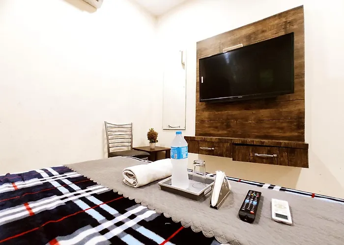 The Heaven Homestays - A Budget Rooms By Dhesi Group