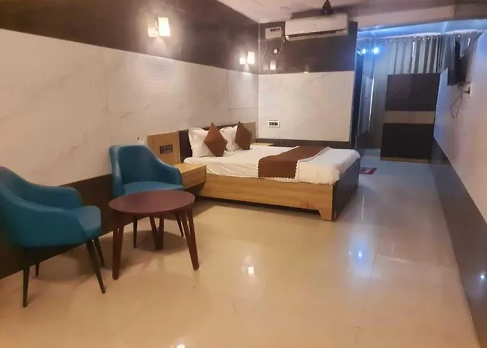 Hotel Ananta Vilas