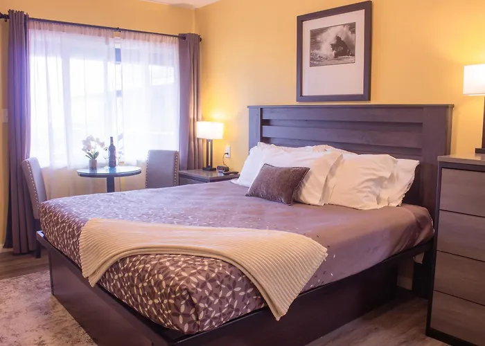 Carmel Wayfarer Inn