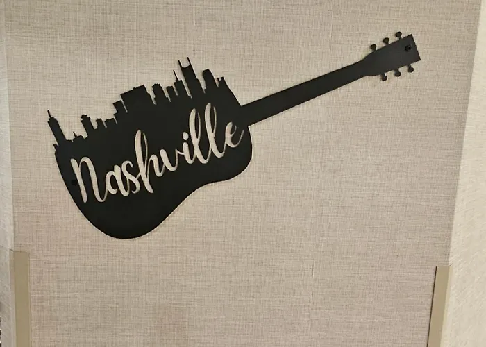Club Hotel Nashville Inn & Suites