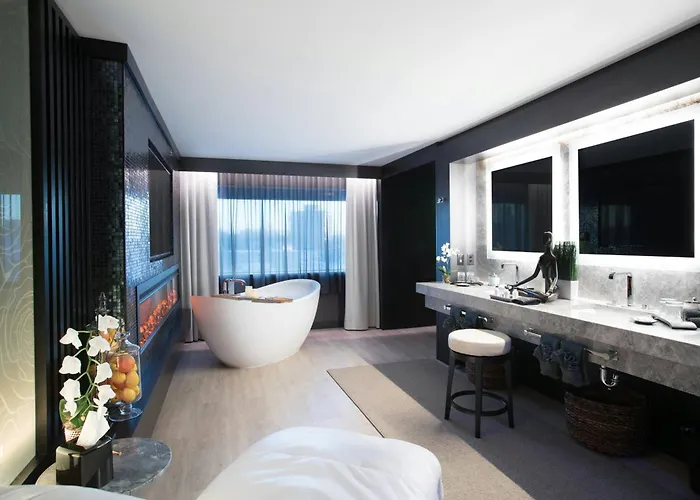Sheraton Niagara Falls