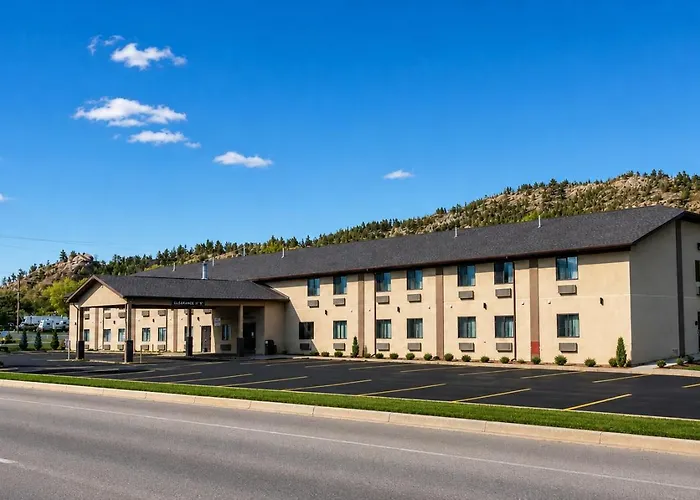 Baymont By Wyndham Hot Springs Hotel