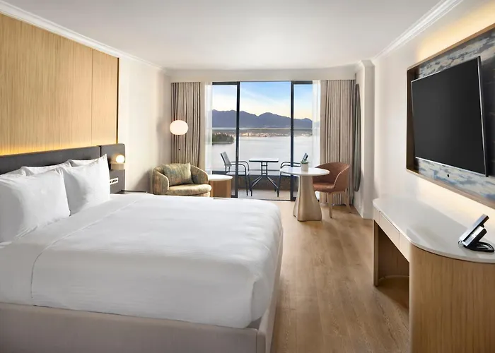 Pinnacle Hotel Harbourfront Vancouver