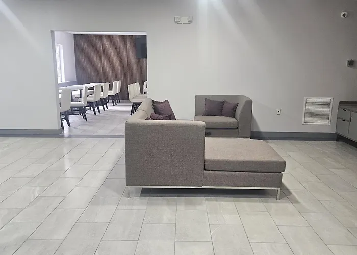 Wingate Suites By Wyndham Youngstown - Austintown