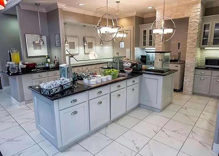 Homewood Suites By Hilton Savannah