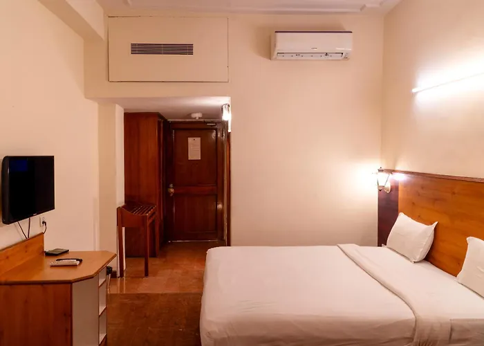 Belsons Taj Mahal Hotel