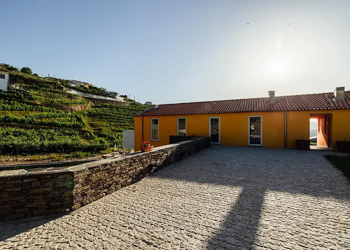 Casa Da Quinta De Santa Cruz - Douro Valley - By Rowdhouses