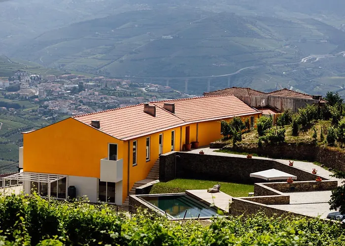 Casa Da Quinta De Santa Cruz - Douro Valley - By Rowdhouses