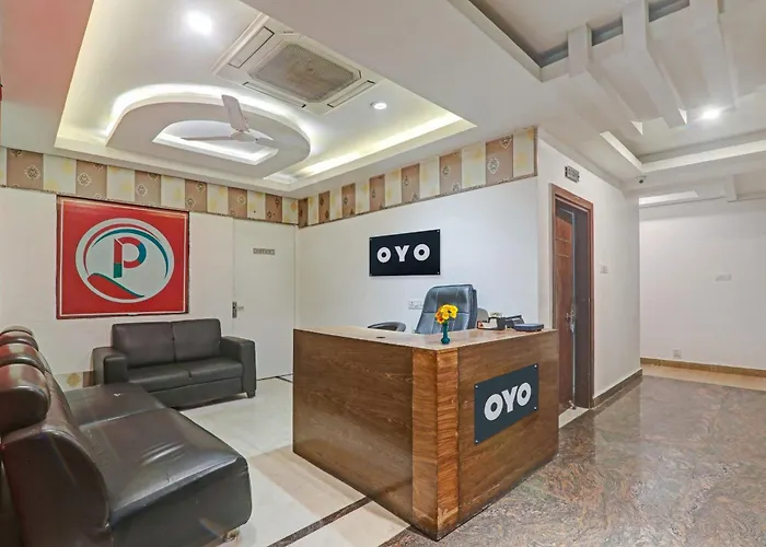 Oyo Flagship Prakash Inn Near Fun Republic Mall
