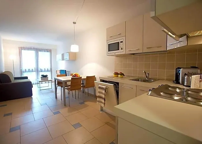 Lacroma Aparthotel Grado