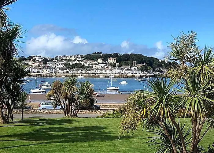 The Commodore Hotel
