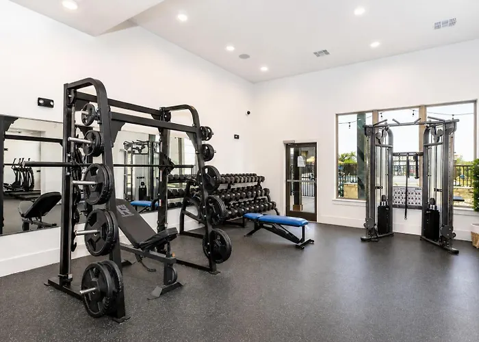 Modern 2Br Pet-Friendly Wd Pool&Gym Utsa