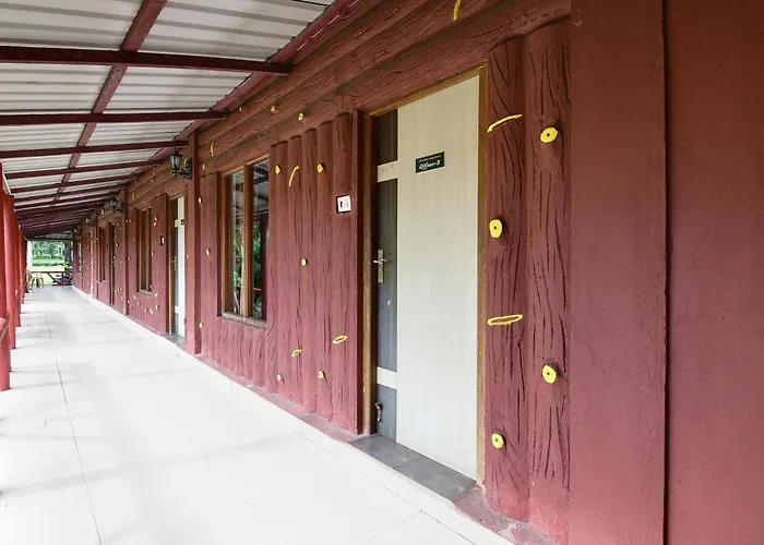Townhouse Oak Gorumara Jungle Resort