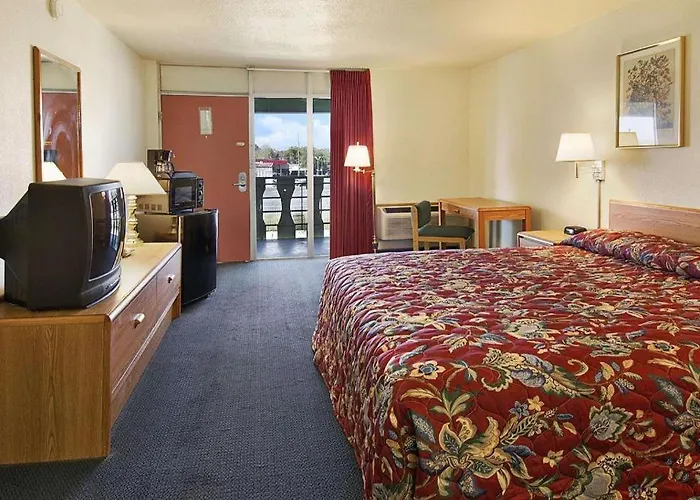 Days Inn By Wyndham Okmulgee