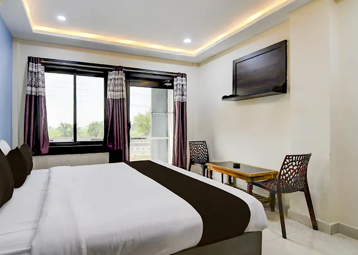 Hotel O S-Square
