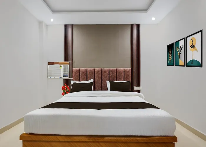 Super Townhouse Geeta Nagar Metro Station Formerly Hotel Opal