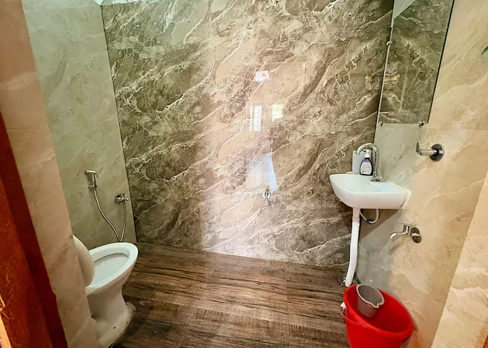 Hotel 5 Star Yatri Vishram Dormitory And Rooms