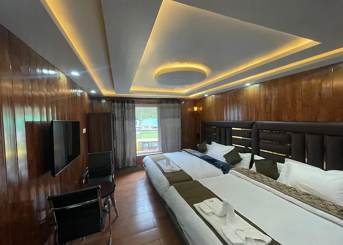 Hotel Sounsar And Restaurant
