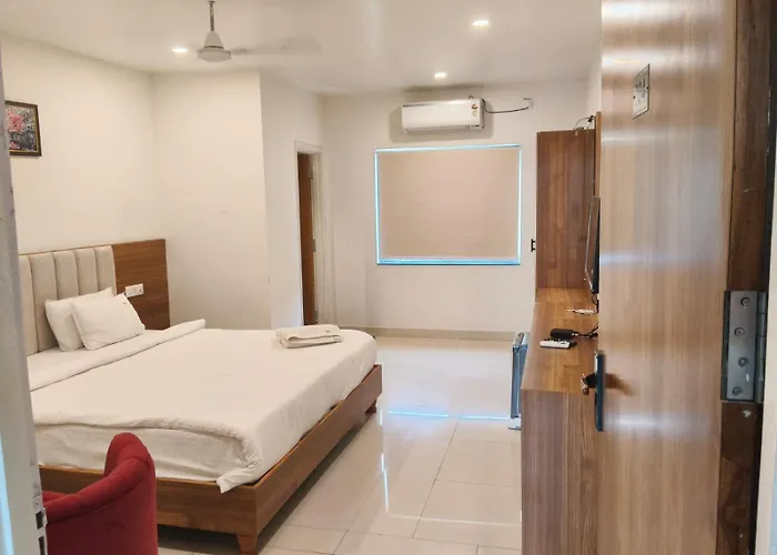 Hotel The Amrit