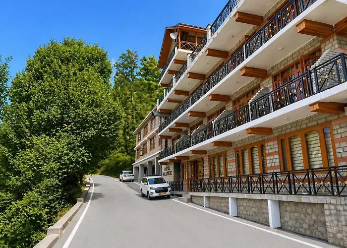 Hotel Hollywood Manali - Scenic River & Mountain View With Premium Rooms Near Mall Road