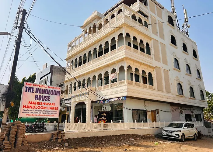 Shree Gurukripa Inn