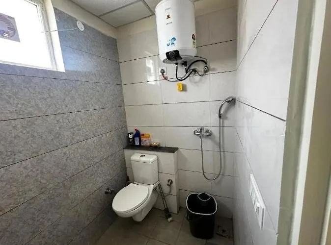 Laxna Guest House