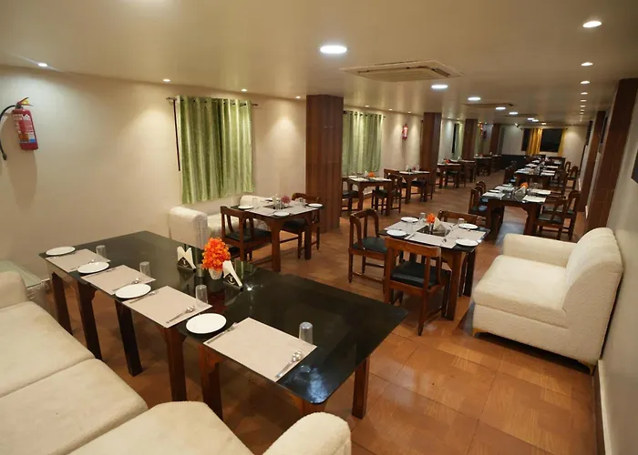 Hotel Sapphire Inn