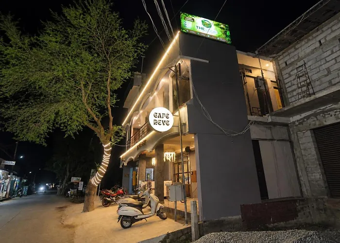 The Loop Auroville - High-Speed Wifi & Free Parking, Near Auroville Bakery & Tanto Pizzeria, 5-Minute Drive To Ecr & Auroville Beach