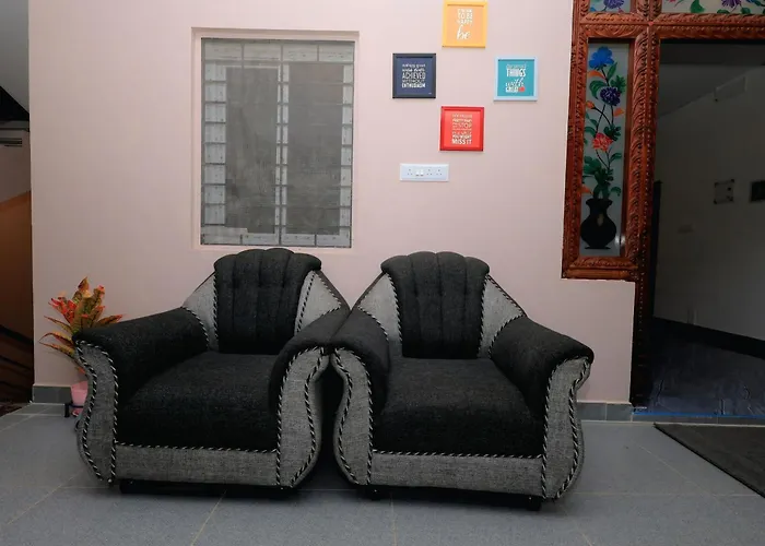 The Loop Auroville - High-Speed Wifi & Free Parking, Near Auroville Bakery & Tanto Pizzeria, 5-Minute Drive To Ecr & Auroville Beach