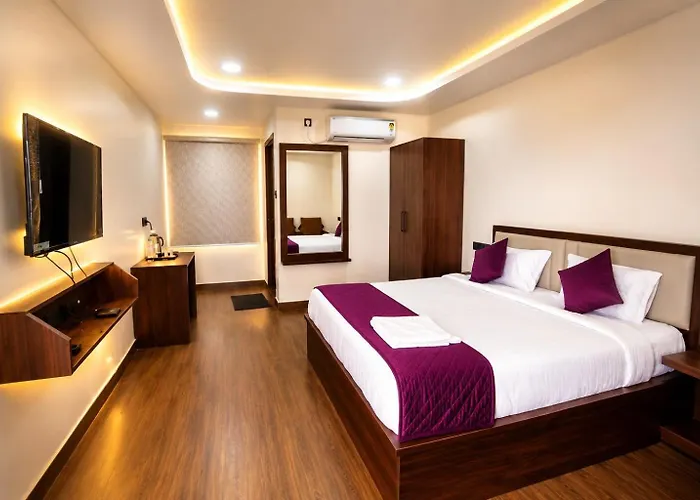 Hotel Lavish Grand