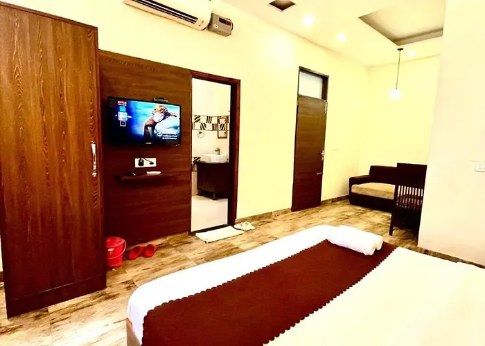 Hotel Wooodcrestt Zirakpur