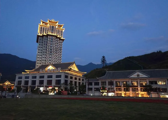 Jingning Tianyuan Mingyue Hotel