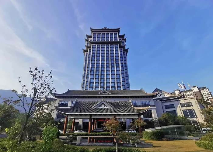 Jingning Tianyuan Mingyue Hotel