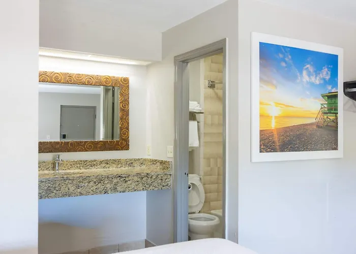 Travelodge By Wyndham Venice Venice Gardens