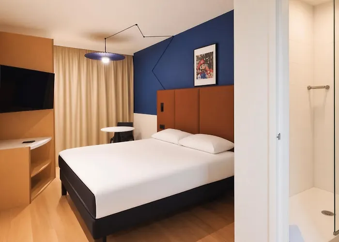 Hotel ibis Lyon Est Bron