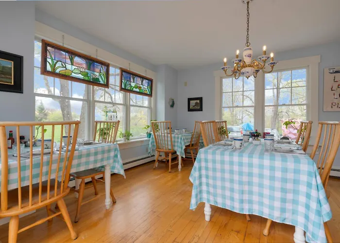 James Place Inn Bed And Breakfast Freeport