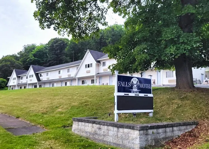 The Falls Motel - 2 Mi To " Watkins Glen State Park, Wineries " And 4 Mi To Watkins Glen International Track " The Glen "
