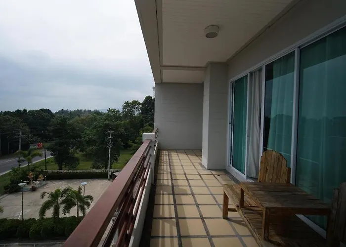 Sea Mountain Khanom Hotel