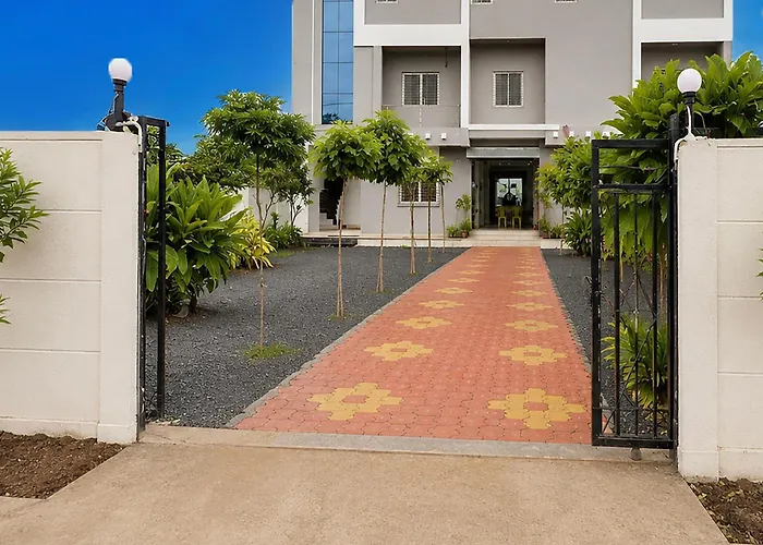 Hotel O Sawangi Inn