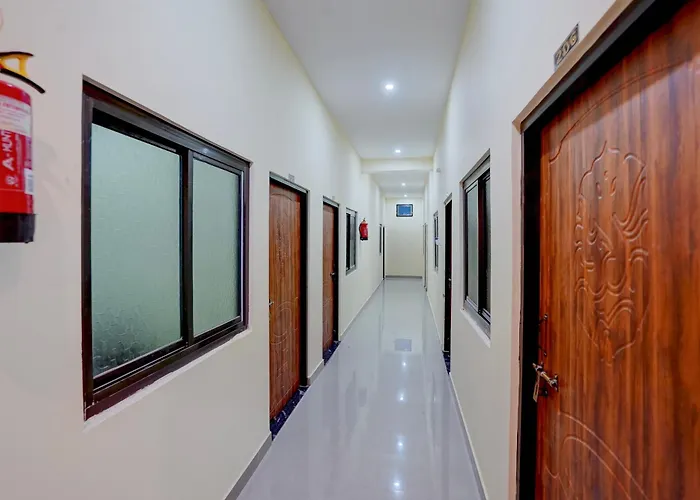 Spot On Highway Guest House