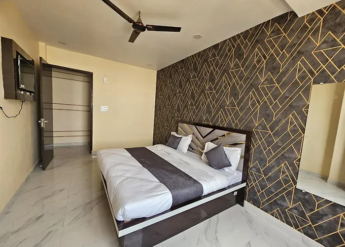 Crystal Zee Hotel