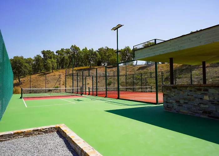 La Villa Nais -Suites&Appartements avec Piscine et Padel Bormes-les-Mimosas