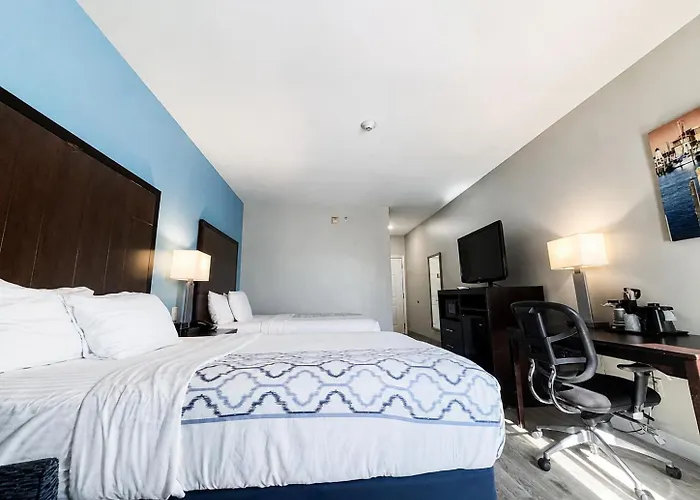 La Quinta By Wyndham Biloxi Hotel