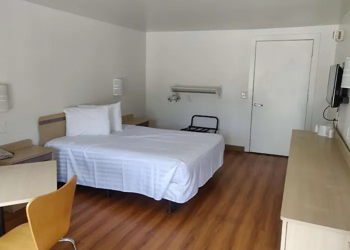 Travelodge By Wyndham Fayetteville
