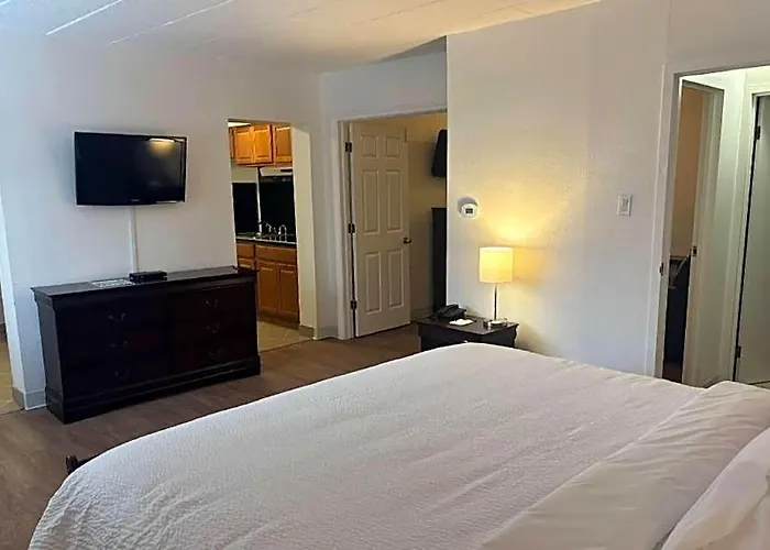 Days Inn By Wyndham Butler Conference Center