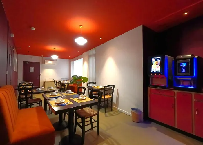 Hotel Ours Blanc - Place Victor Hugo